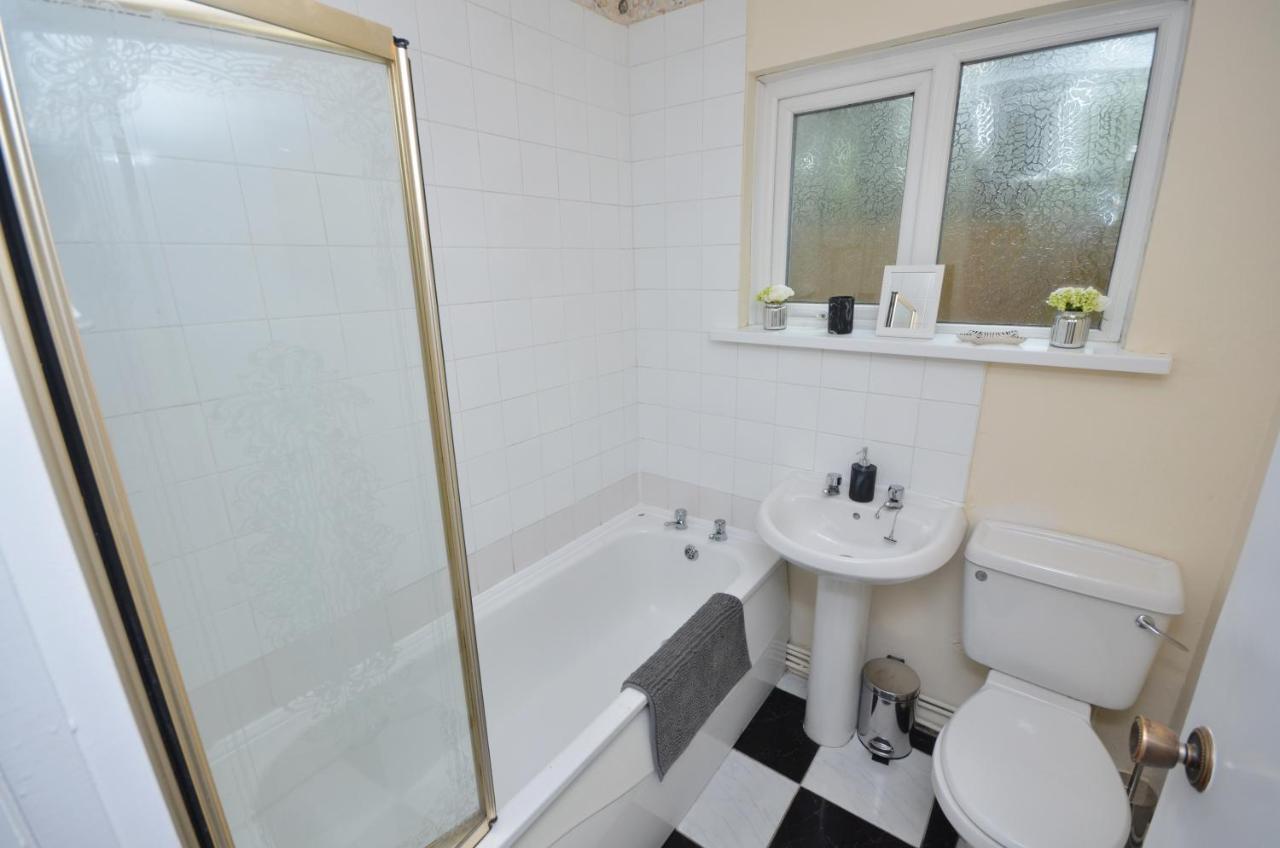 Bright Stylish 2 Bedroom Garden Apartment South Belfast Close To Everything Eksteriør bilde