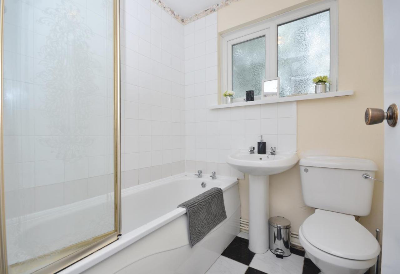 Bright Stylish 2 Bedroom Garden Apartment South Belfast Close To Everything Eksteriør bilde