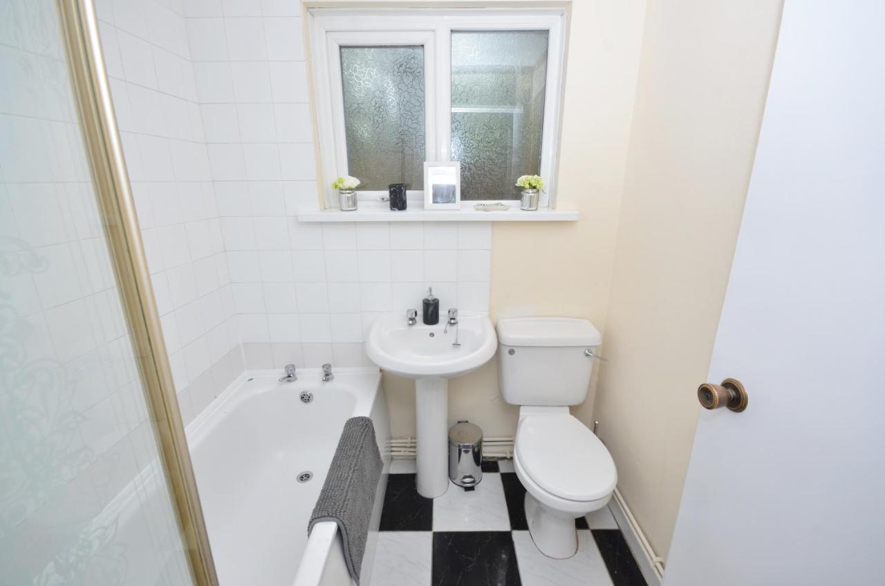 Bright Stylish 2 Bedroom Garden Apartment South Belfast Close To Everything Eksteriør bilde